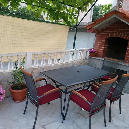 Lucia Apartment