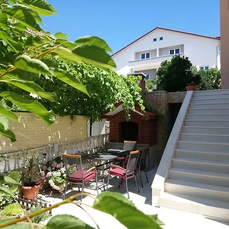 Lucia Apartment